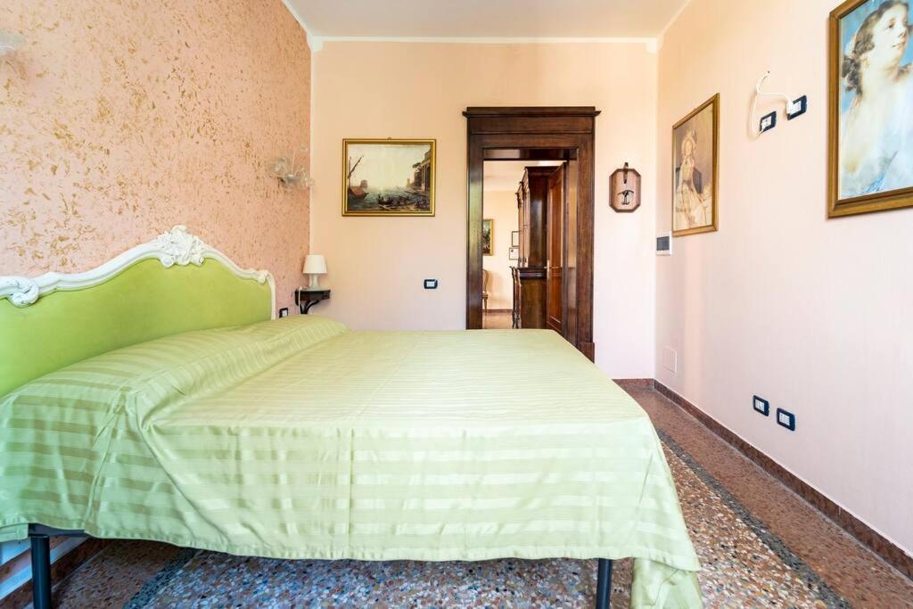 Appartamento Elegant Apt, Wi-Fi And Garden Bologna Esterno foto