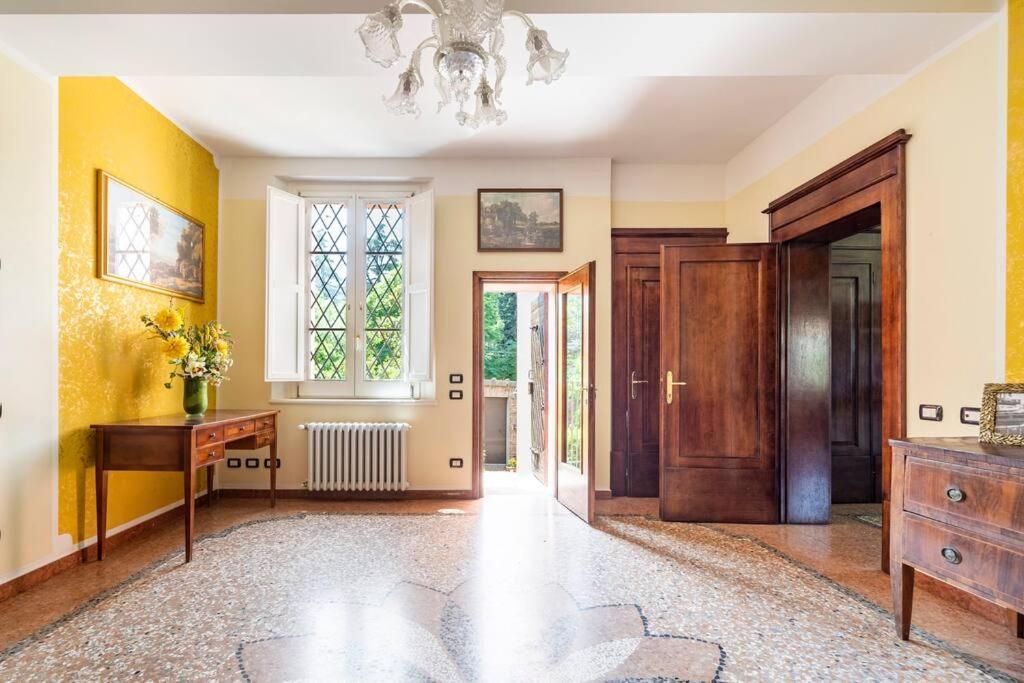 Appartamento Elegant Apt, Wi-Fi And Garden Bologna Esterno foto