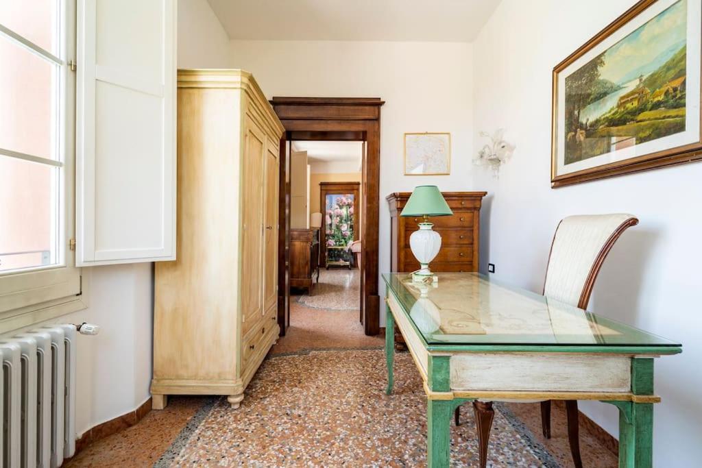 Appartamento Elegant Apt, Wi-Fi And Garden Bologna Esterno foto